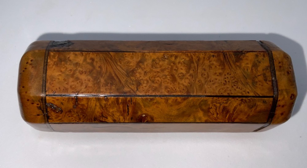 Burr walnut octagonal snuff box View III