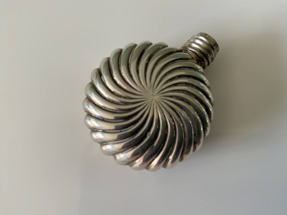 Sampson Mordan silver scent bottle View IV