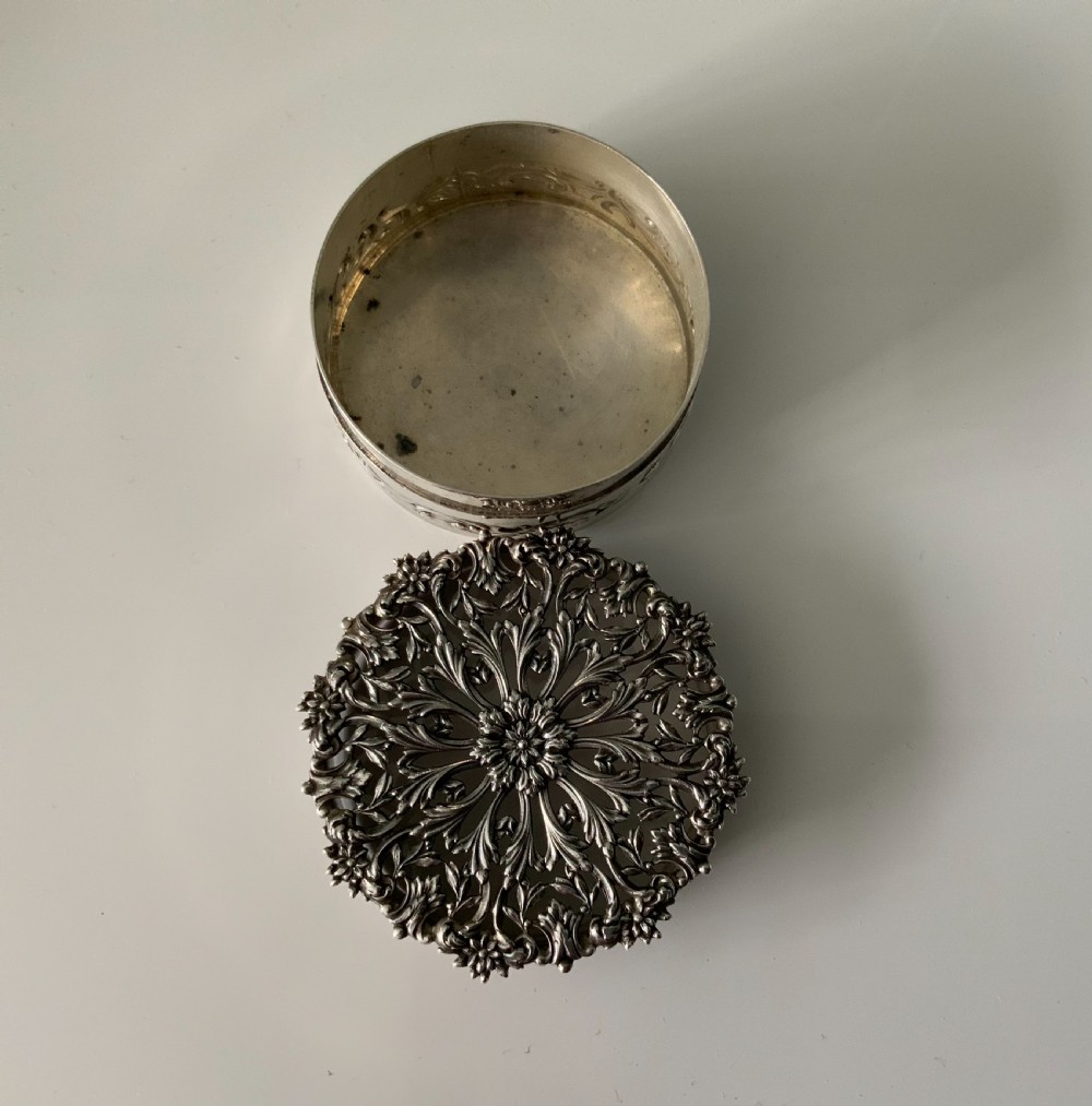 Silver pot pourri - William Comyns View V