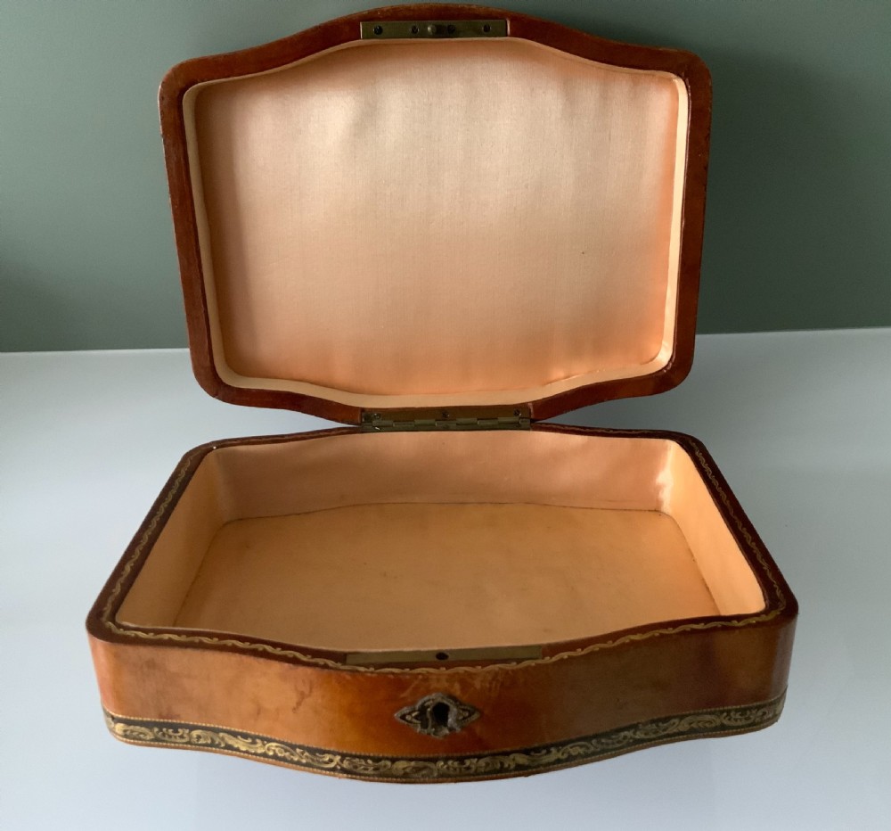 French leather box View III