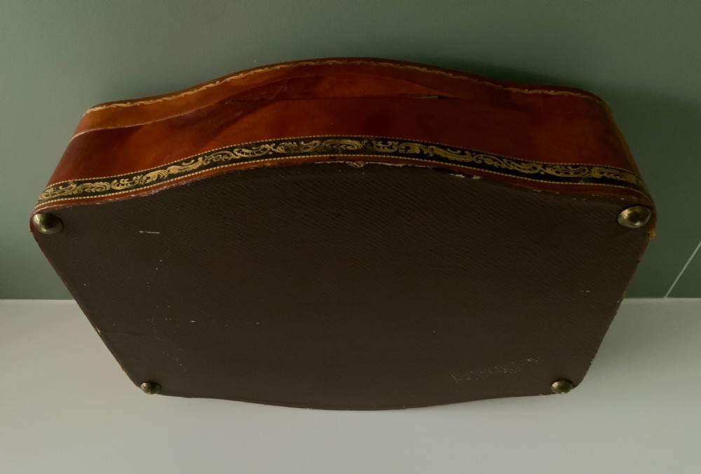 French leather box View V