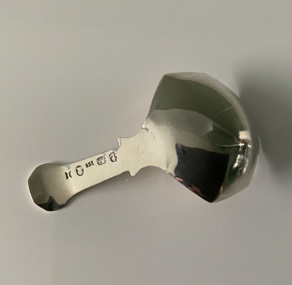 Georgian Octagonal shaped silver caddy spoon View III