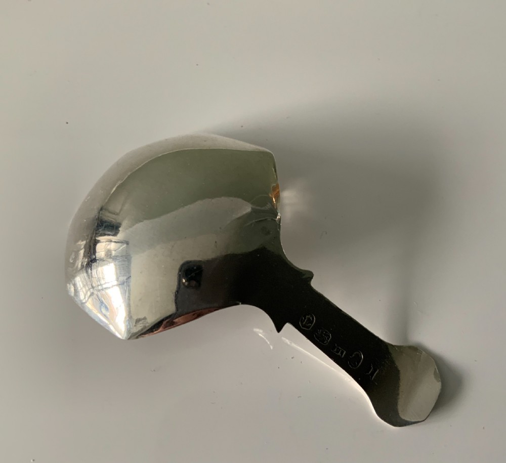 Georgian Octagonal shaped silver caddy spoon View IV