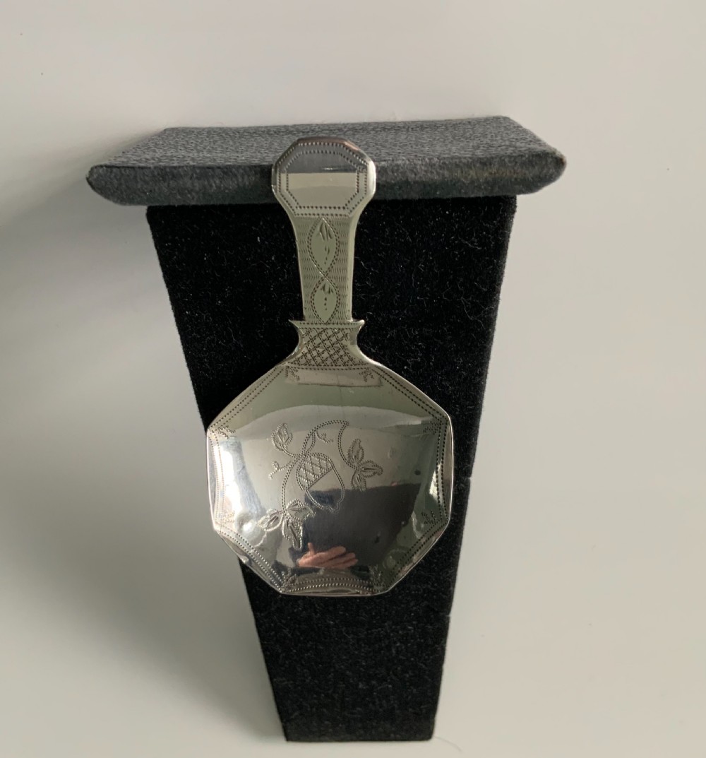 Georgian Octagonal shaped silver caddy spoon View V