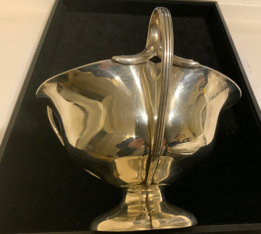 Art nouveau silver Tyg View II