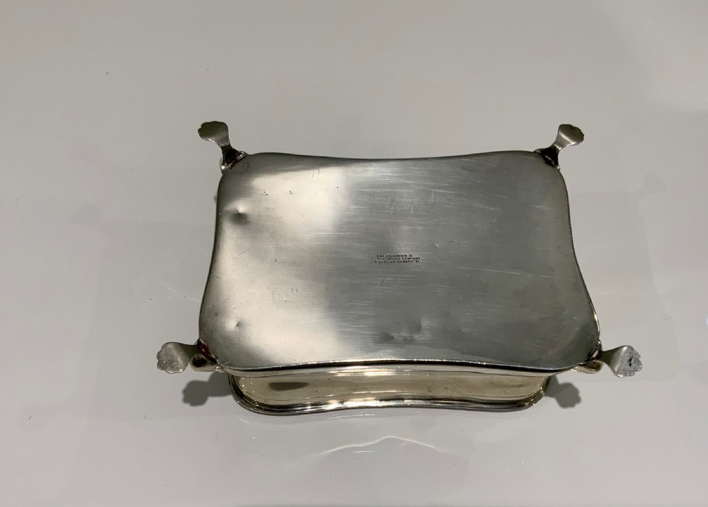 Goldsmiths & Silversmiths jewellery box View II