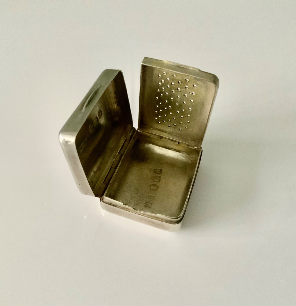 Georgian silver vinaigrette View V