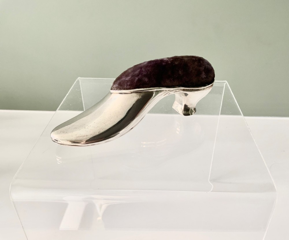 Silver pincushion in the form of a shoe View IV