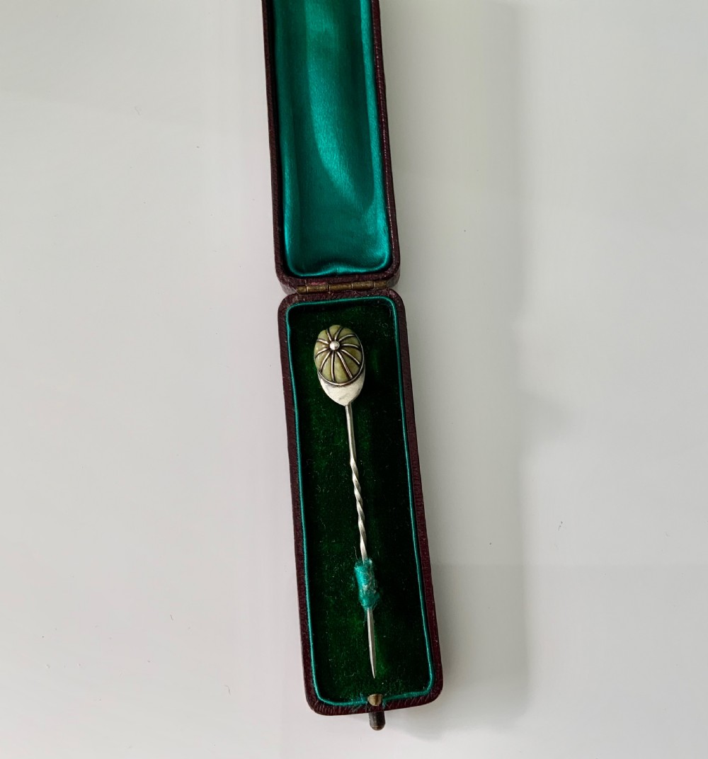 Jockey cap silver and Connemara marble stick pin