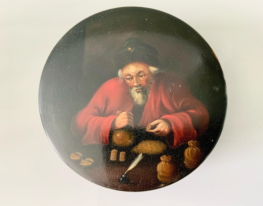 Papier-mâché- snuff box