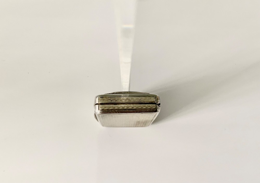 Georgian silver agate top vinaigrette View III