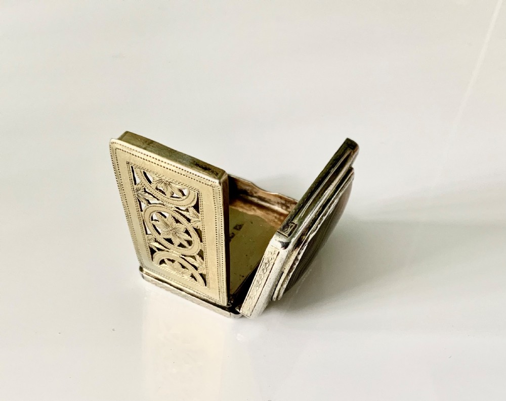 Georgian silver agate top vinaigrette View VIII