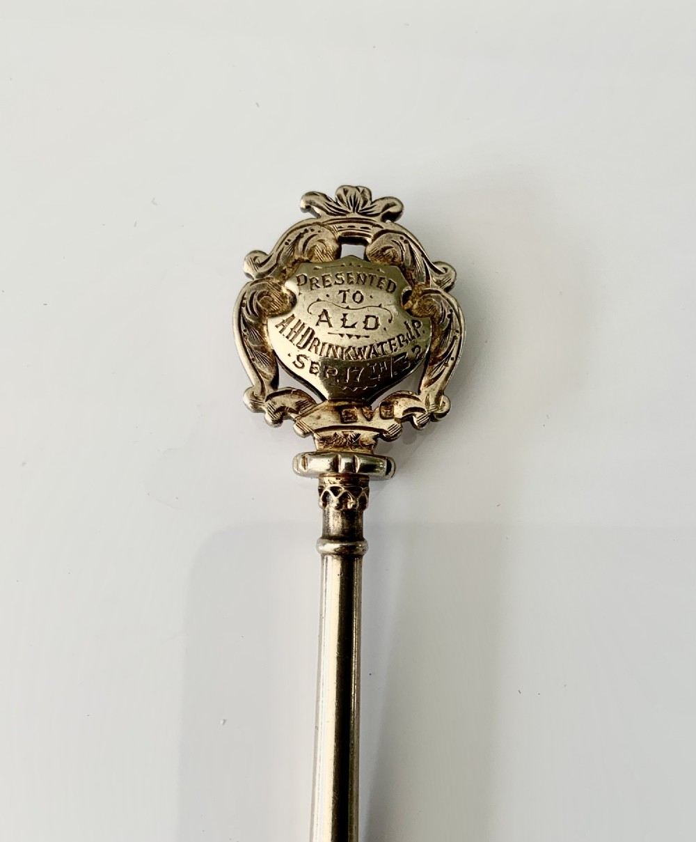 Chester silver gilt presentation key View V