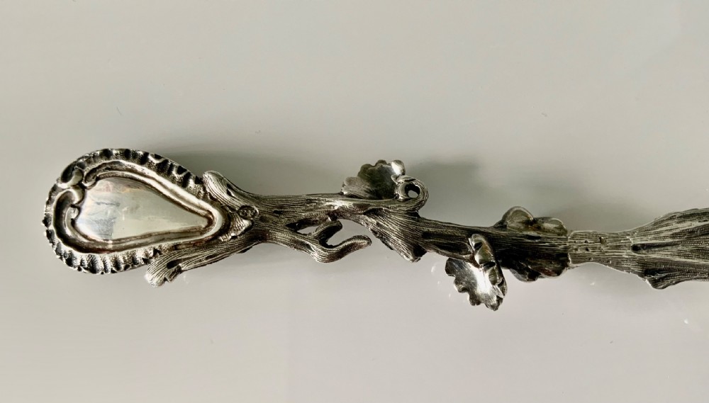 Victorian heavy cast silver naturalistic sifter spoon View VII