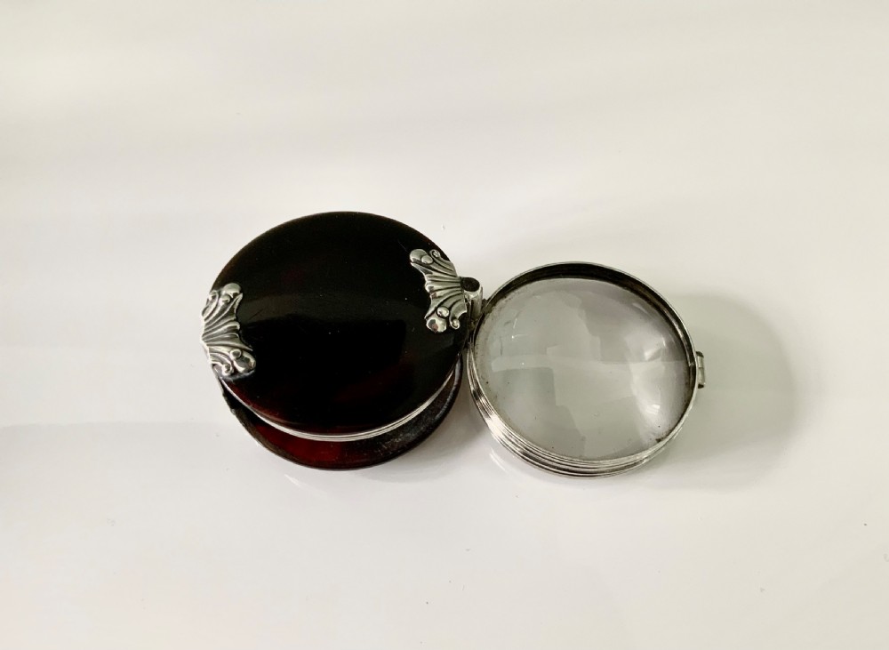 Rare double lens Georgian magnifying glass View IV