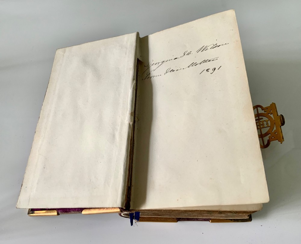 Victorian velvet covered common prayer book View VIII