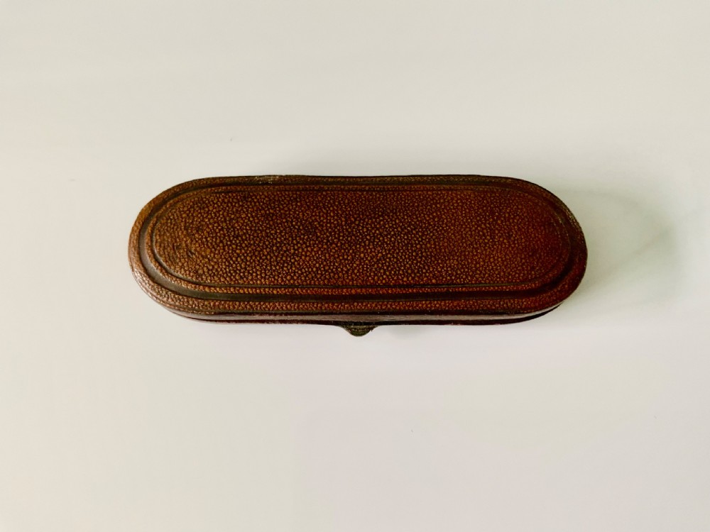 Silver & MOP fruit knife - original fitted case. View V