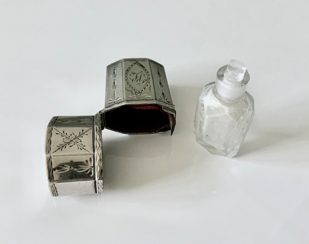 Georgian silver perfume etui View IX