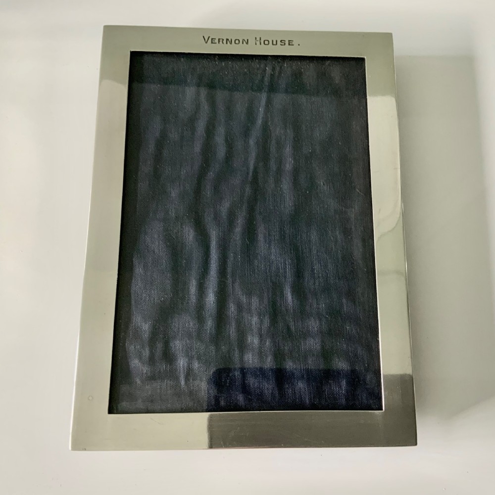 Silver photograph frame View VI