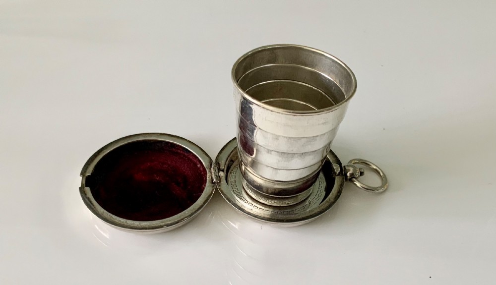 Huntsman’s silver plated folding cup View V