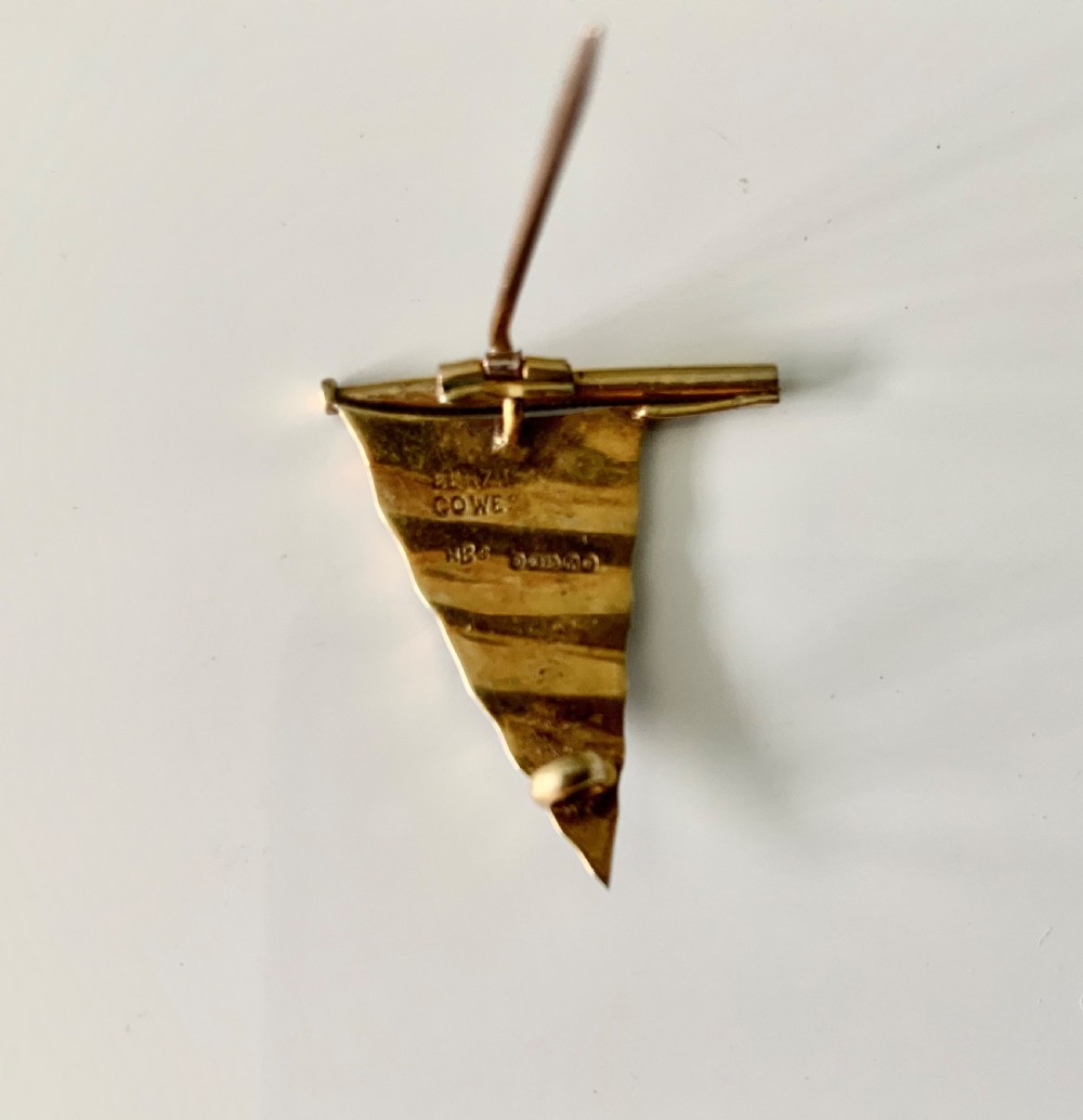 Gold & enamel sailing burgee brooch - Bembridge IOW View III