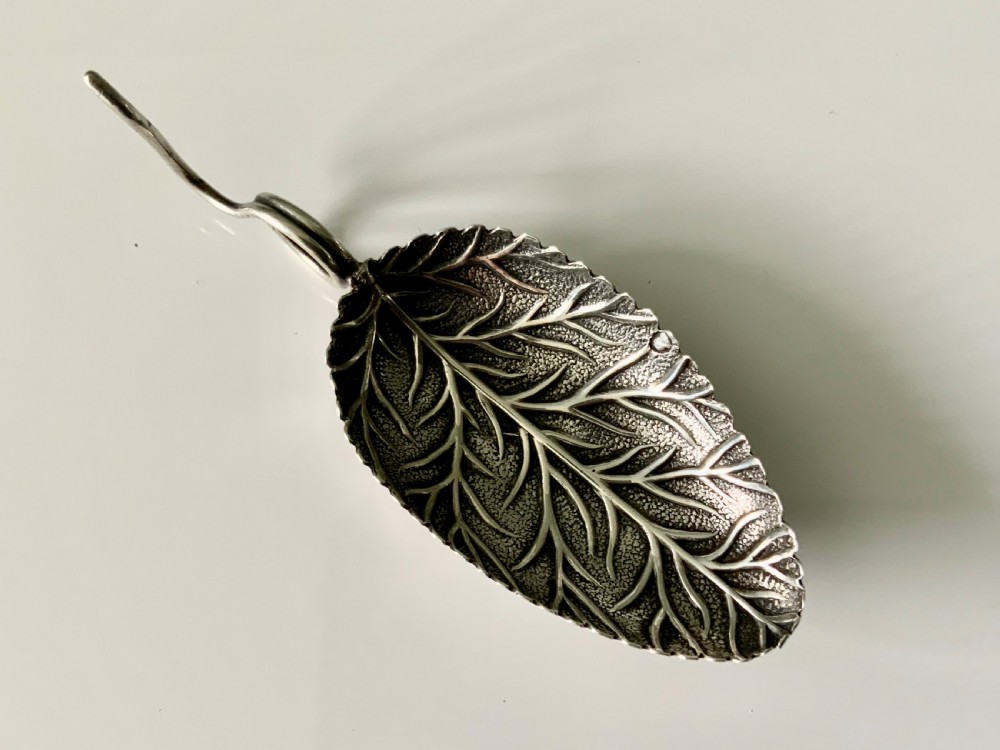 Georgian silver leaf veined caddy spoon