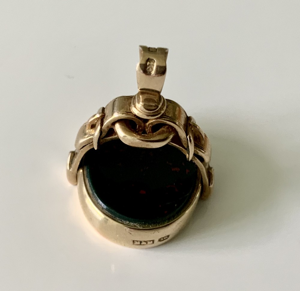 Victorian gold, carnelian & bloodstone swivel fob View IV
