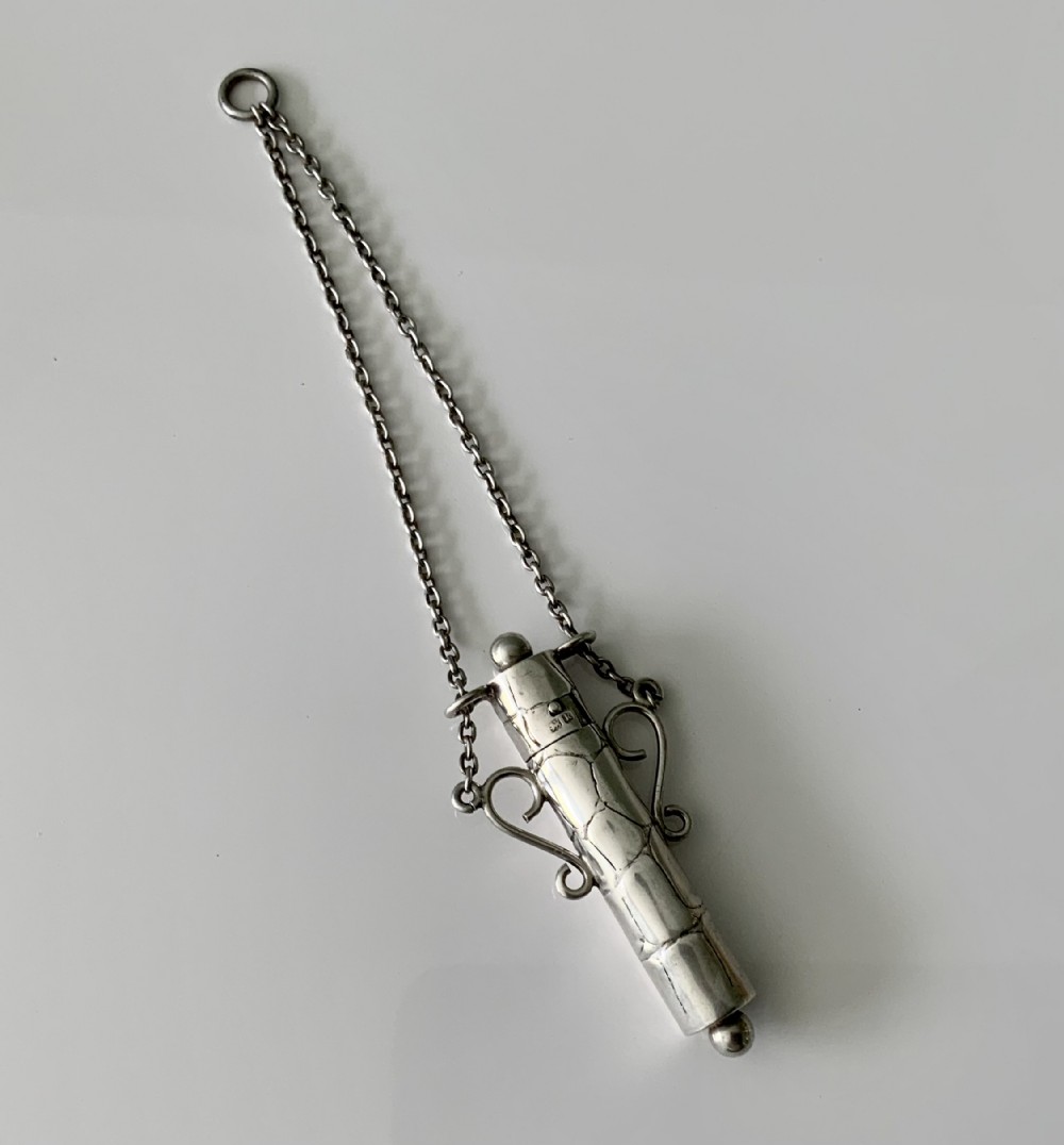 Silver chatelaine receptacle - Archery