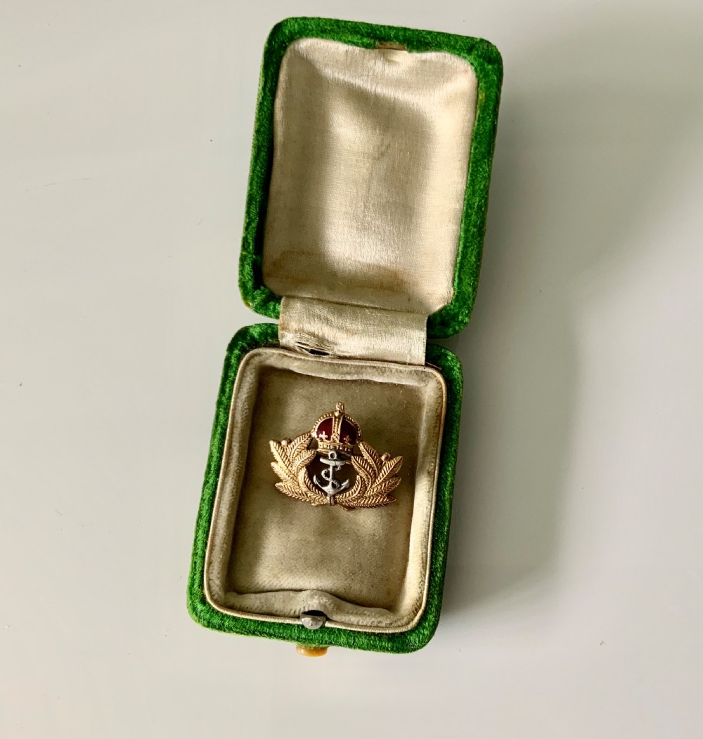 9ct Royal Navy brooch