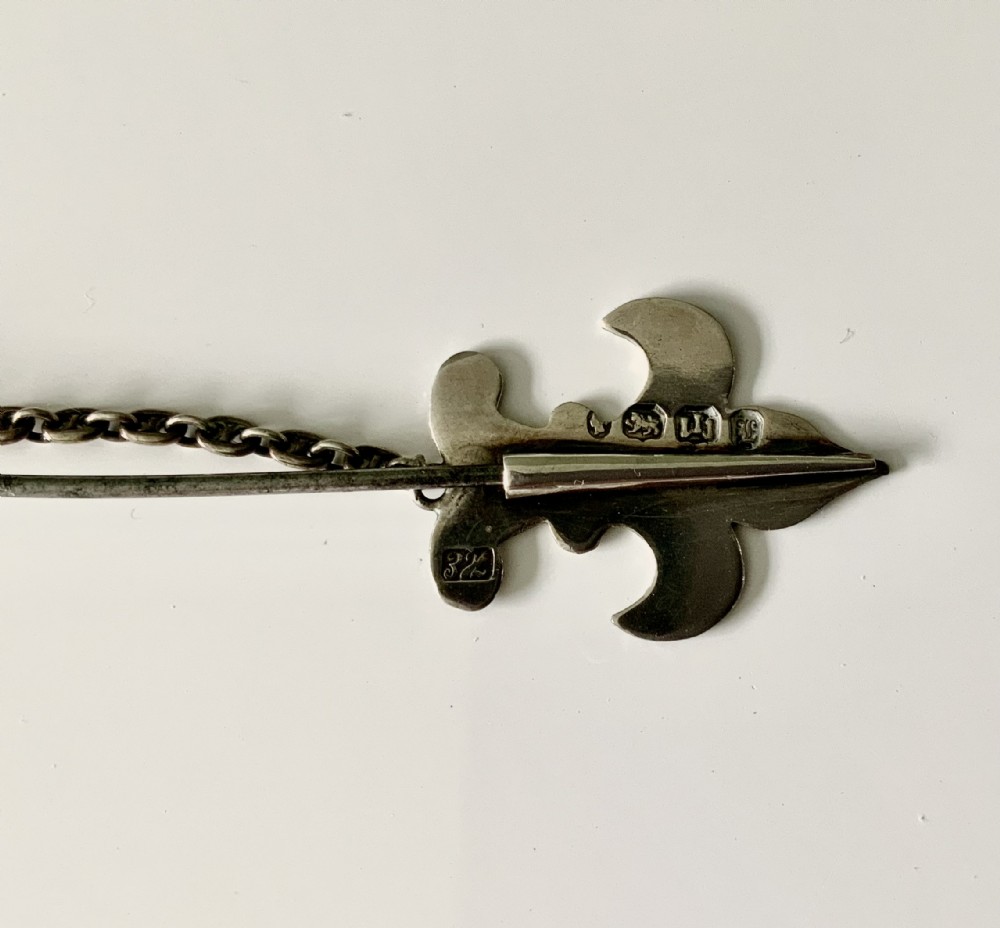 Rare Coombe Martin silver Cloak Pin