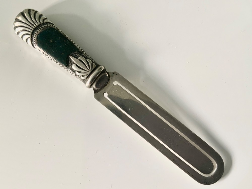 Silver & Agate bookmark View V