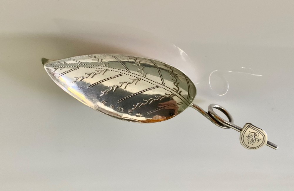 Caddy spoon - leaf shape - Thomas Wilmore View IV