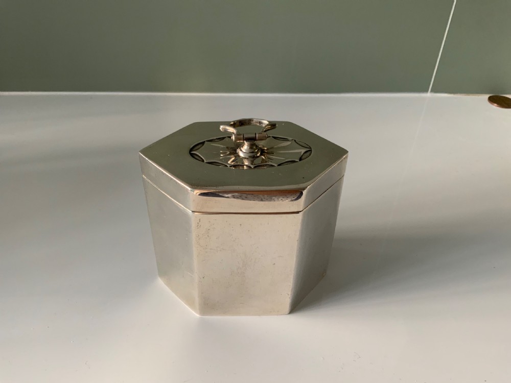 Silver hexagonal tea caddy - Sheraton style  View II