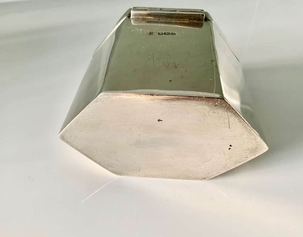 Silver hexagonal tea caddy - Sheraton style  View VII