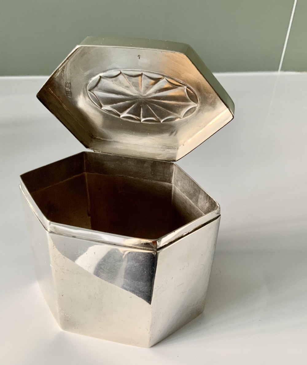 Silver hexagonal tea caddy - Sheraton style  View VIII