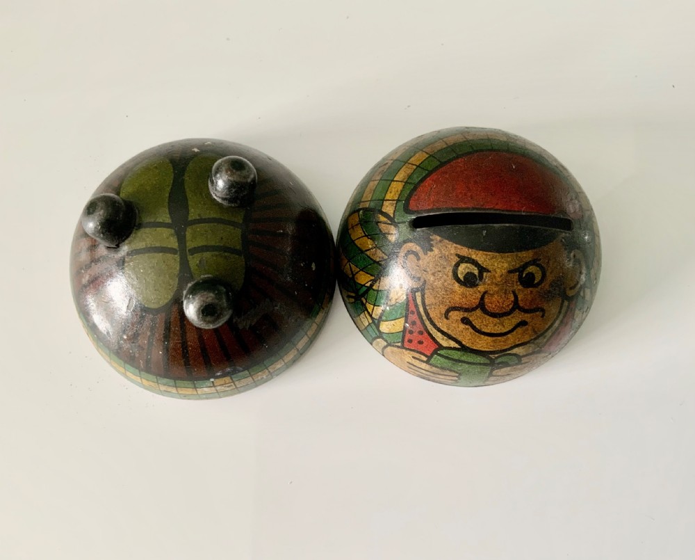Tin plate money box View III