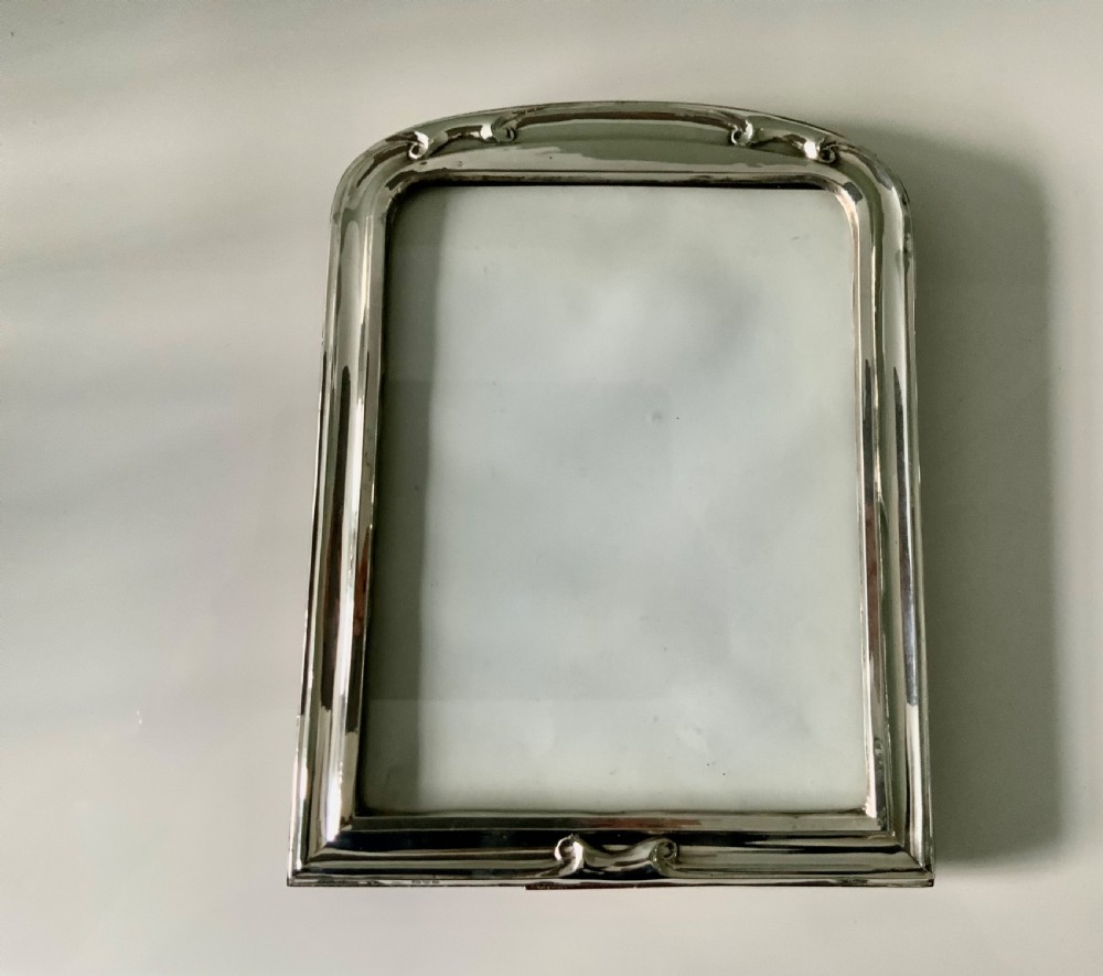 Chester silver photograph frame View V