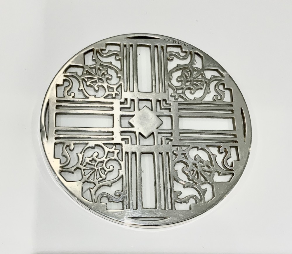 Silver trivett - teapot stand