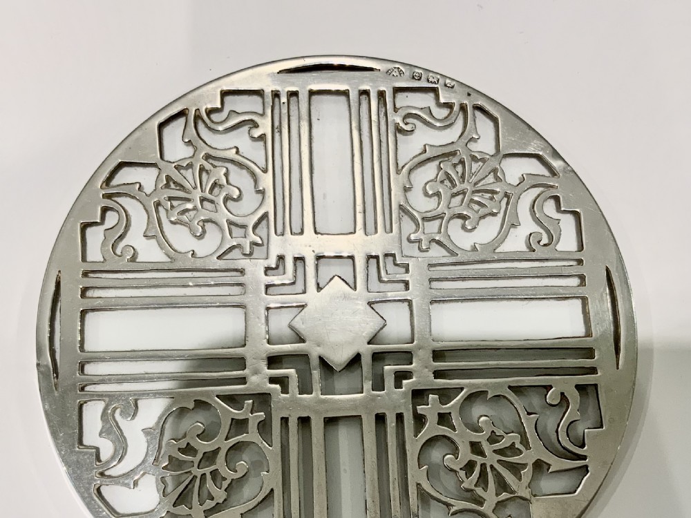 Silver trivett - teapot stand View II