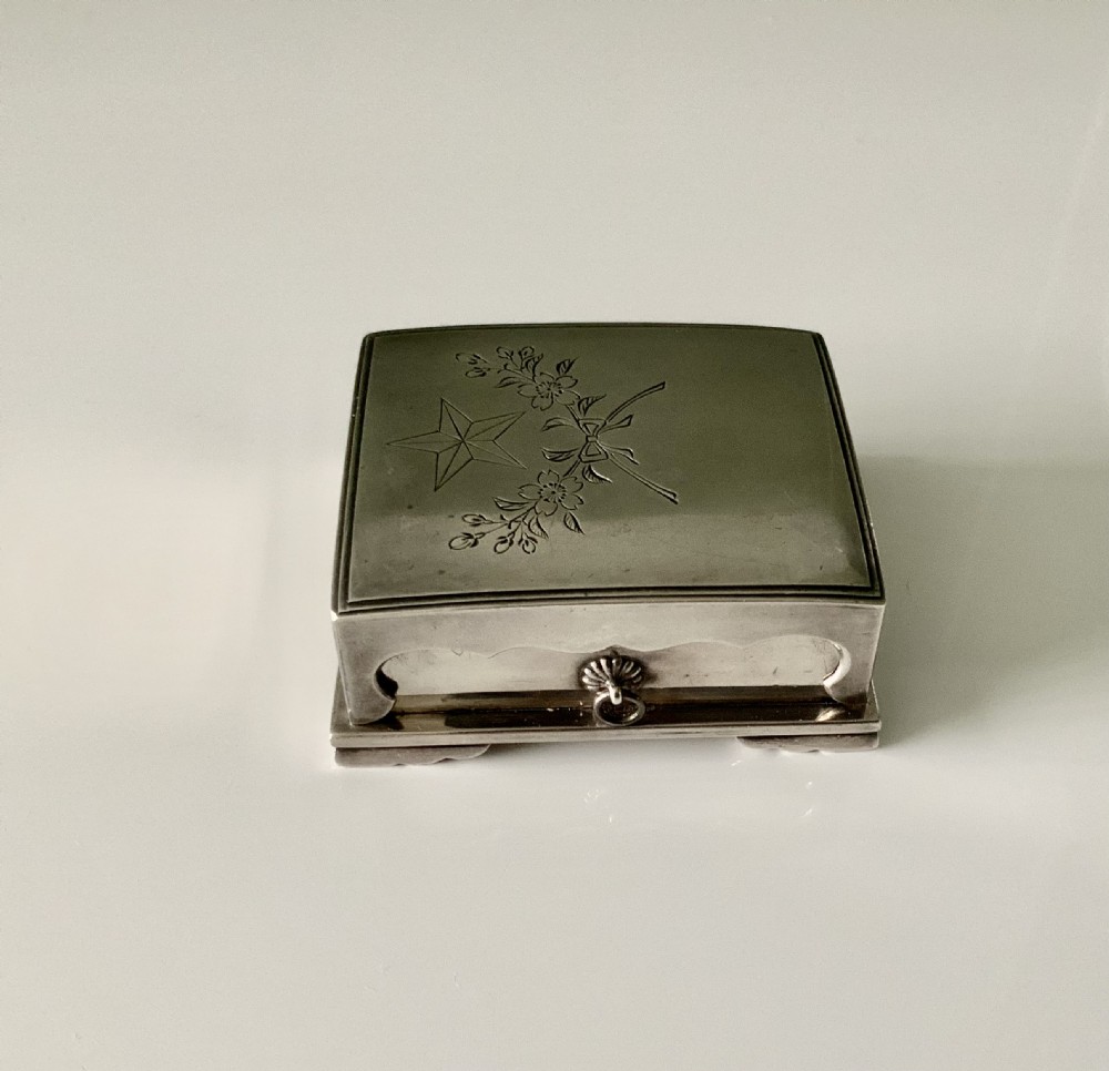 Japanese silver box Meiji period View IV