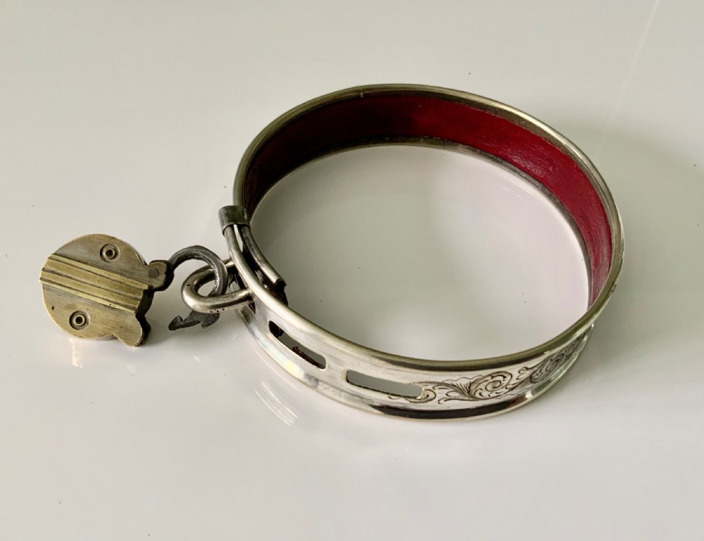19th Century metal dog collar - trick padlock View IV
