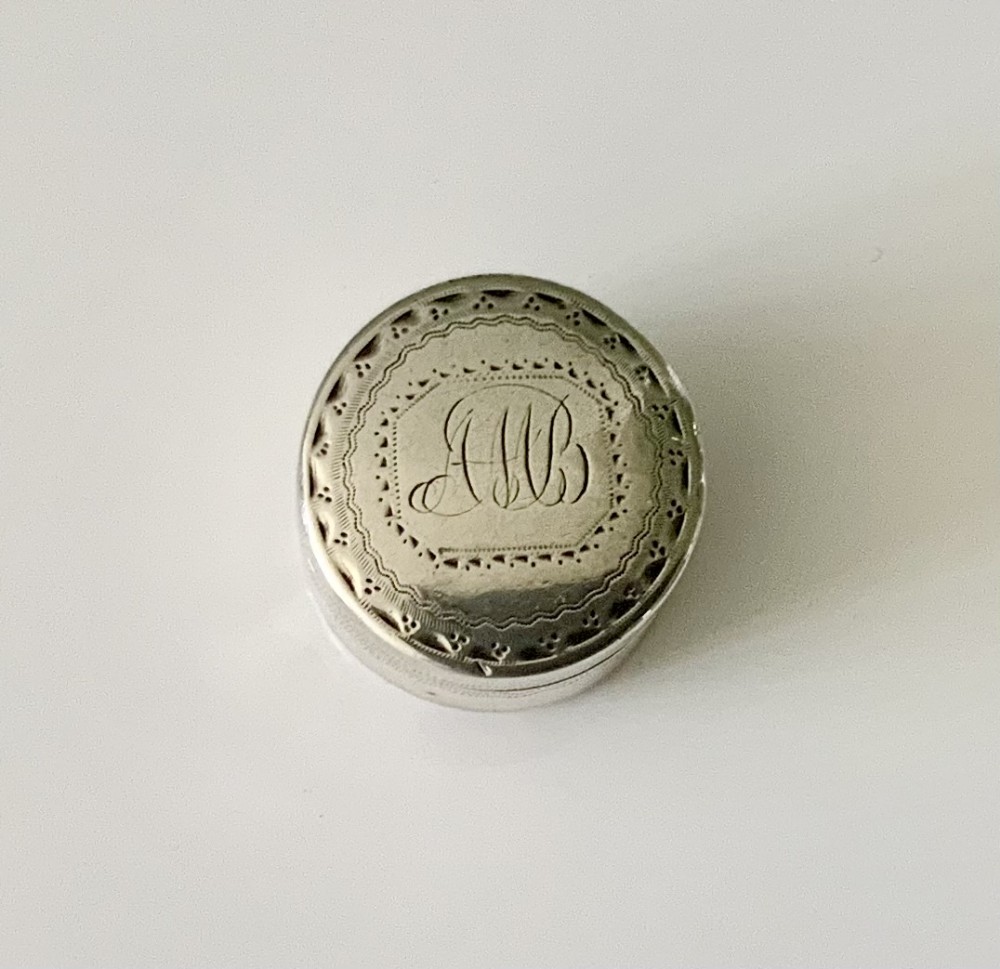Georgian silver vinaigrette - very small