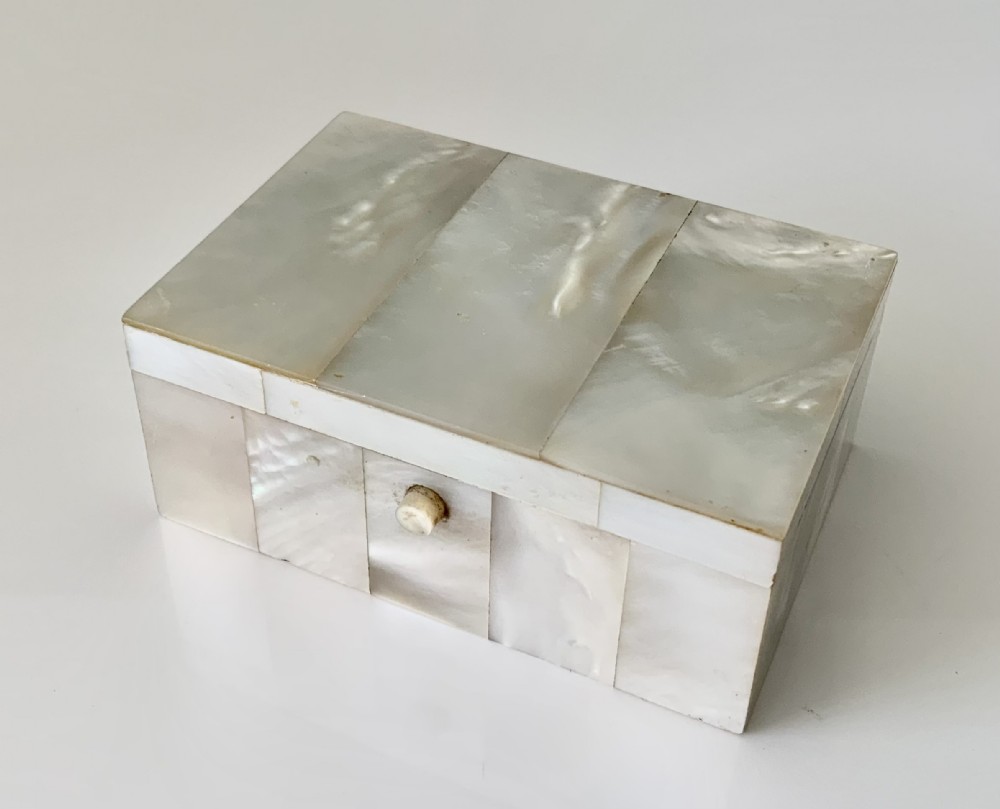 Mother of Pearl box - Lund London