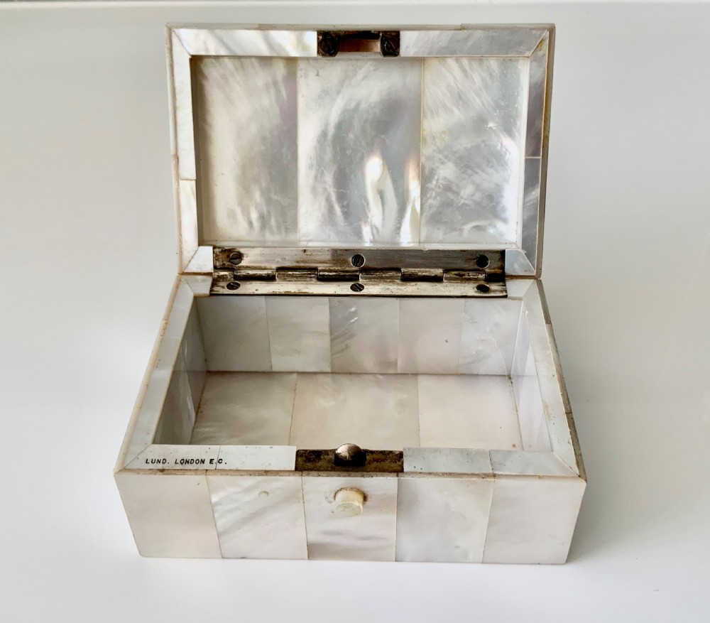Mother of Pearl box - Lund London View II
