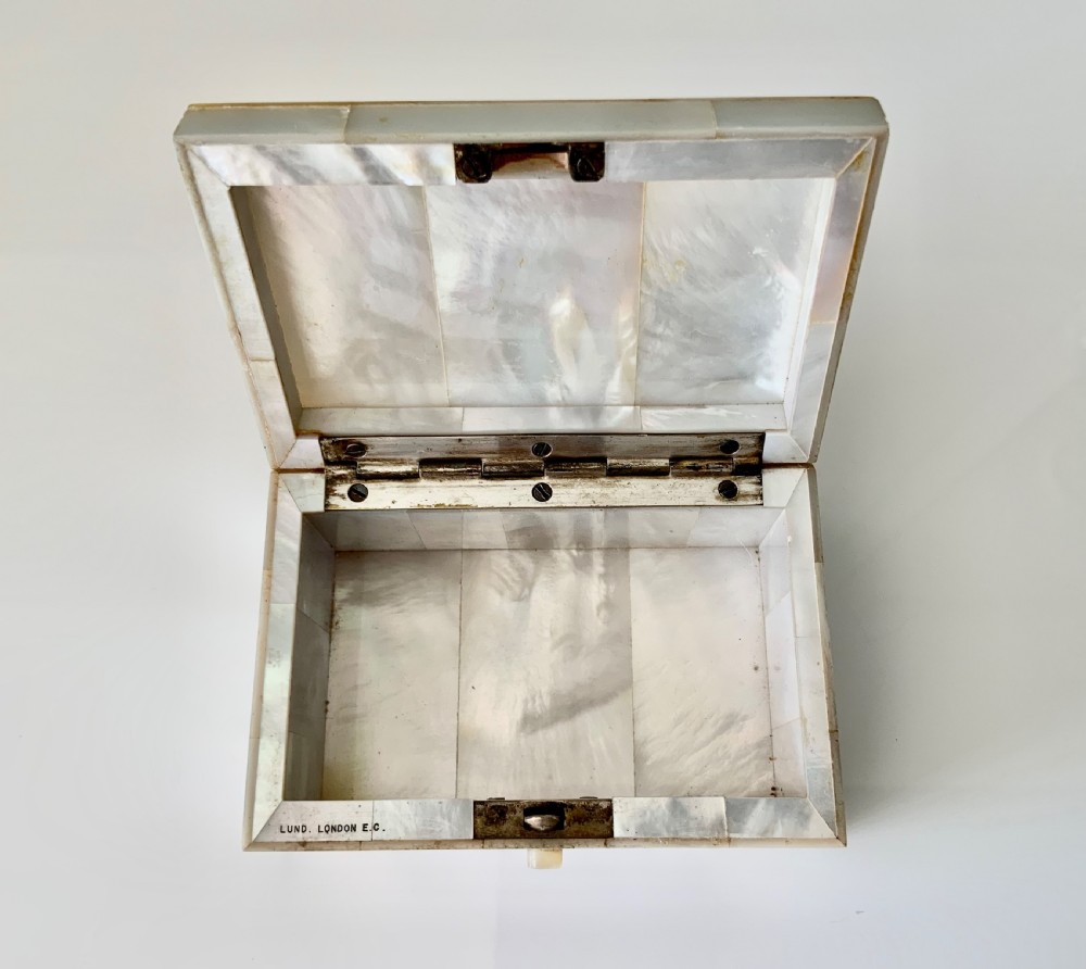Mother of Pearl box - Lund London View V