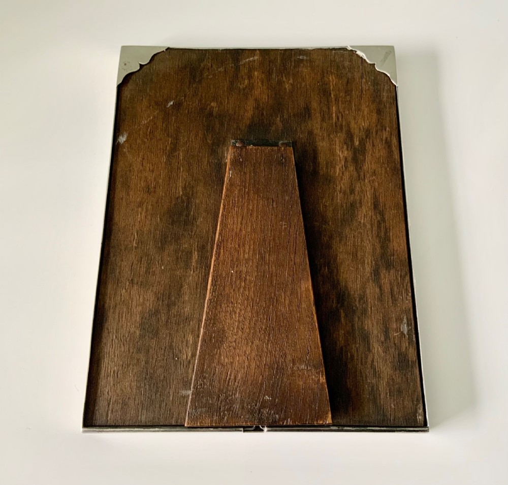 Wang Hing silver photograph frame View III