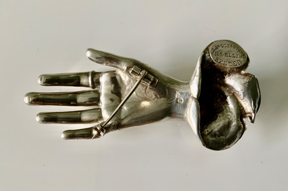 Victorian silver hand brooch - Combe Martin? View VI