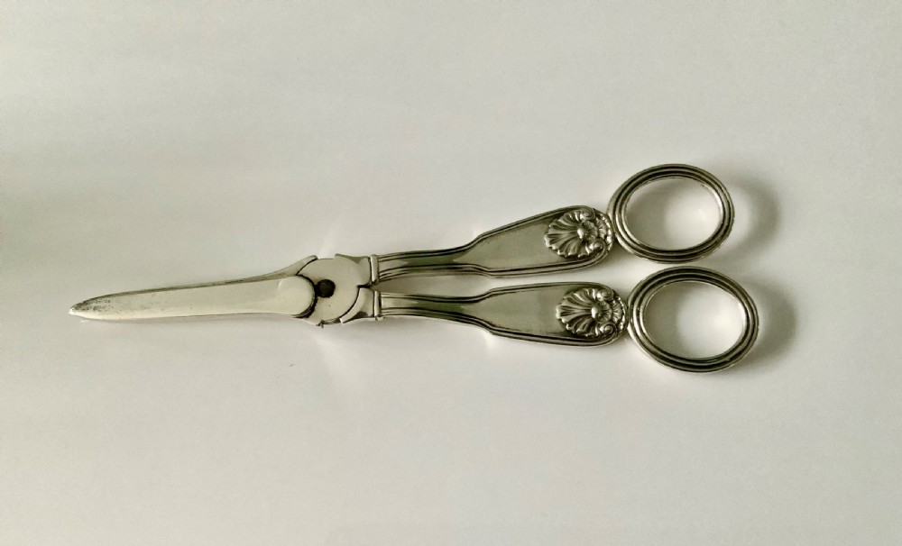 George IV silver grape scissors/shears View II