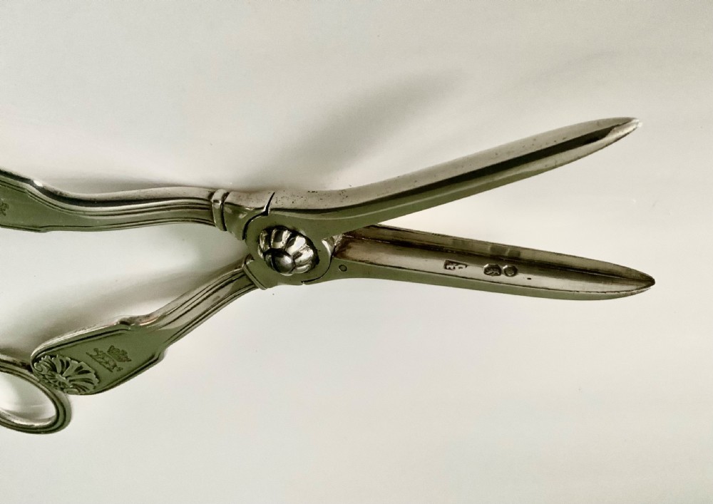 George IV silver grape scissors/shears View IV