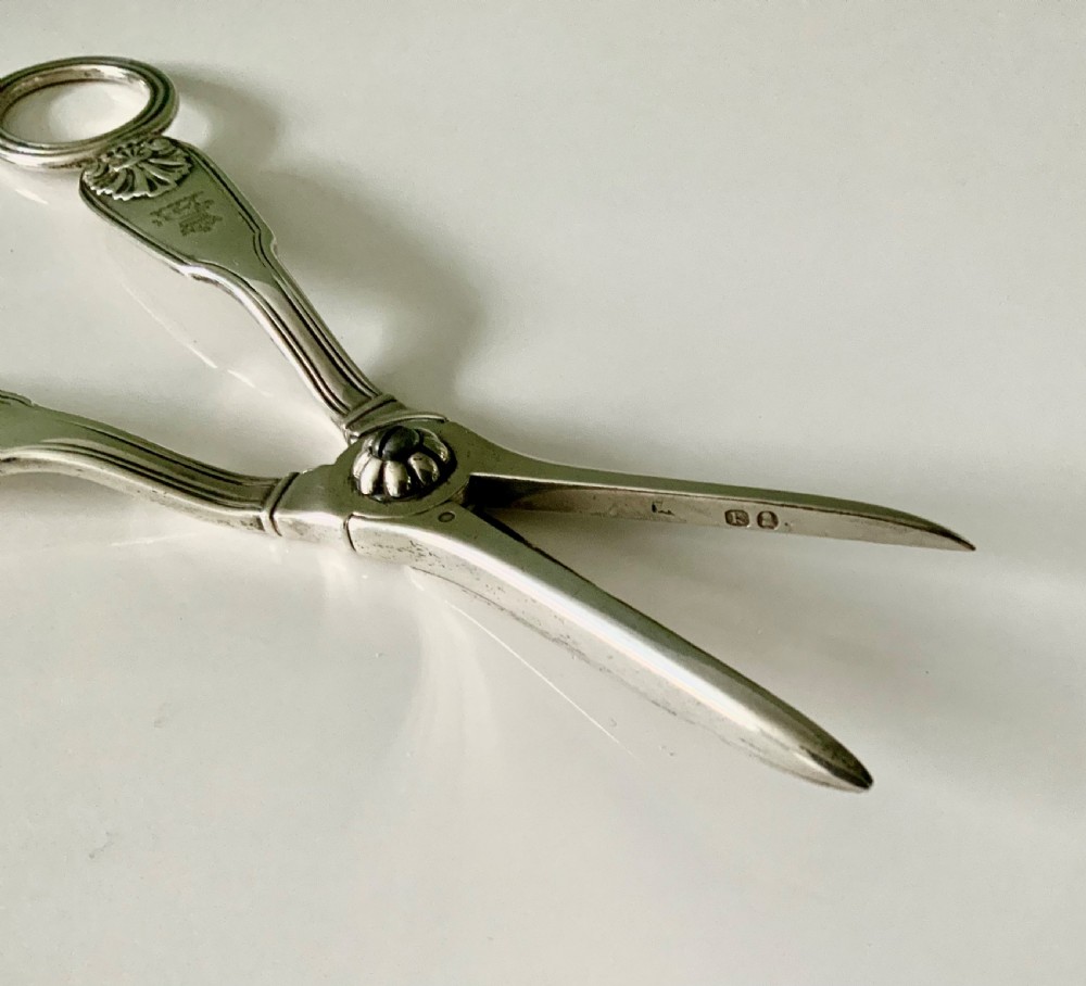 George IV silver grape scissors/shears View V